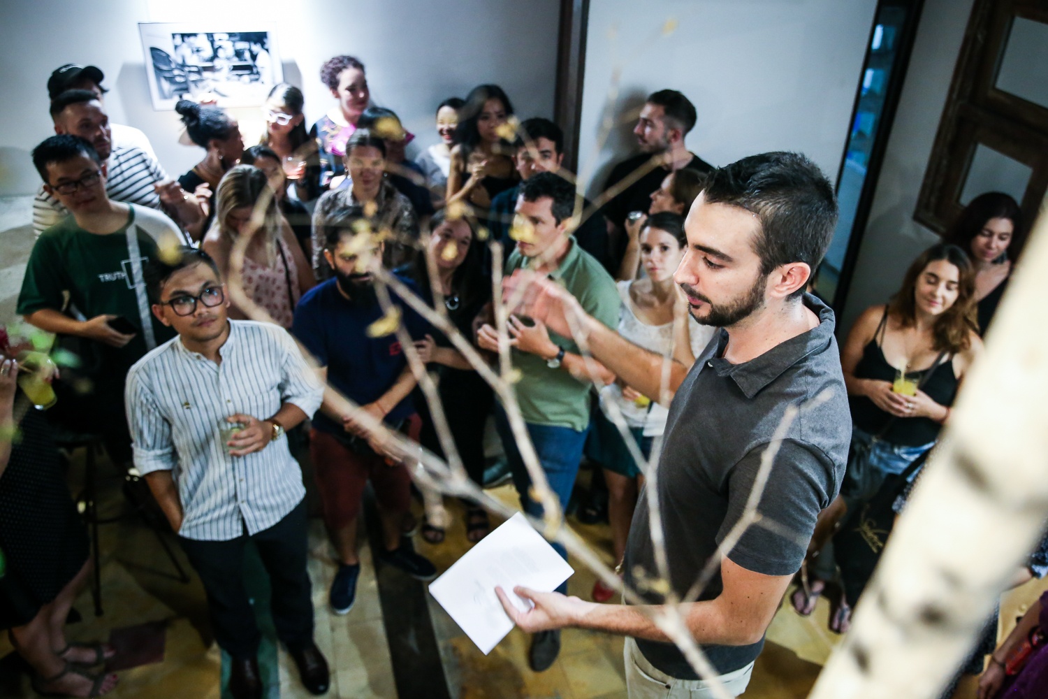 nhip song sai gon qua doi mat cua nhung nguoi nuoc ngoai anh 2