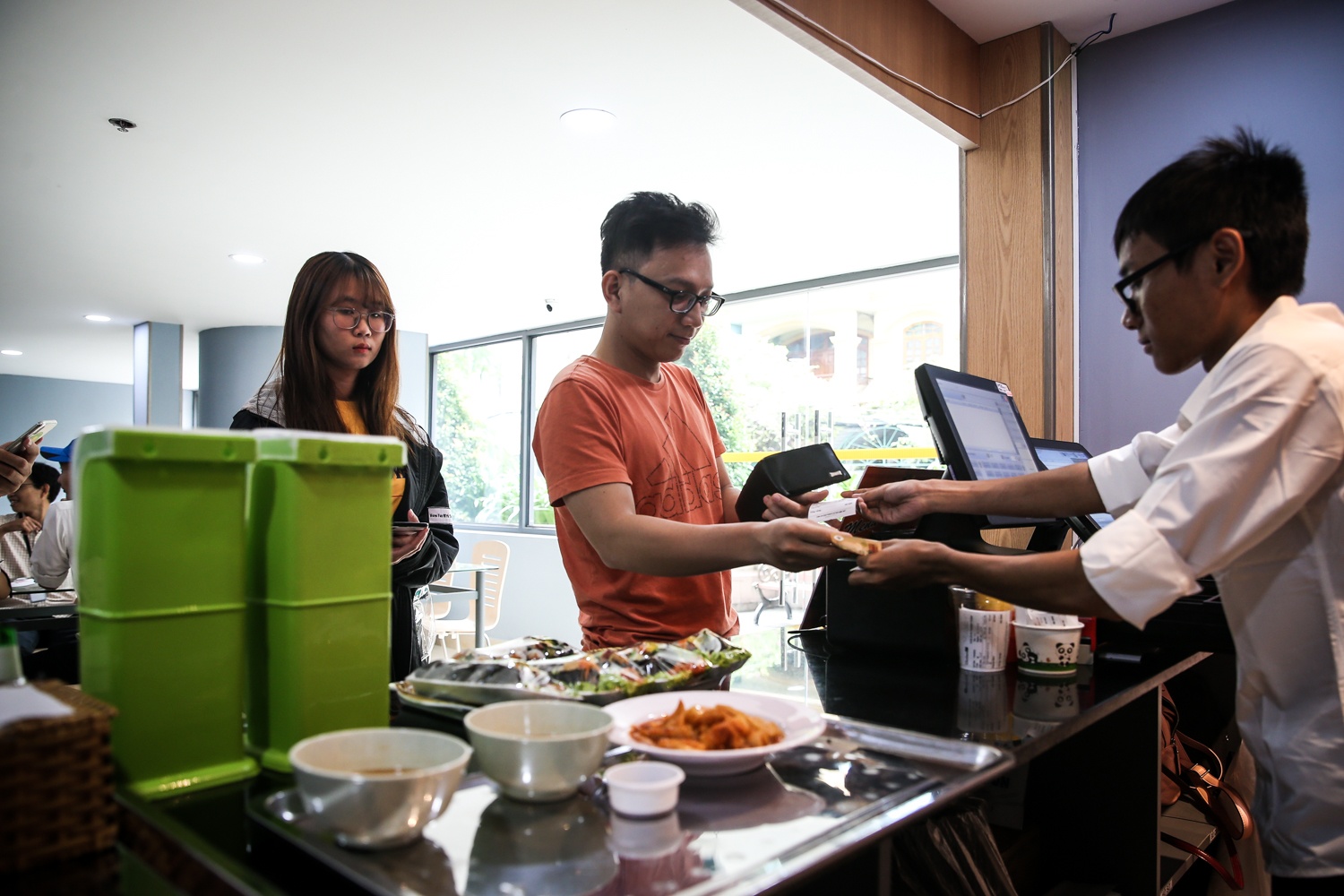 khu am thuc cua dai hoc hong bang anh 9