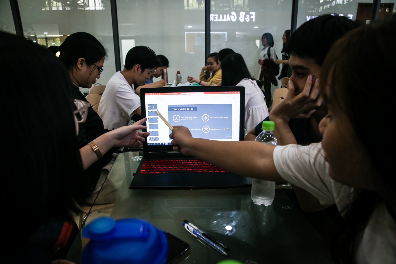 khu am thuc cua dai hoc hong bang anh 11