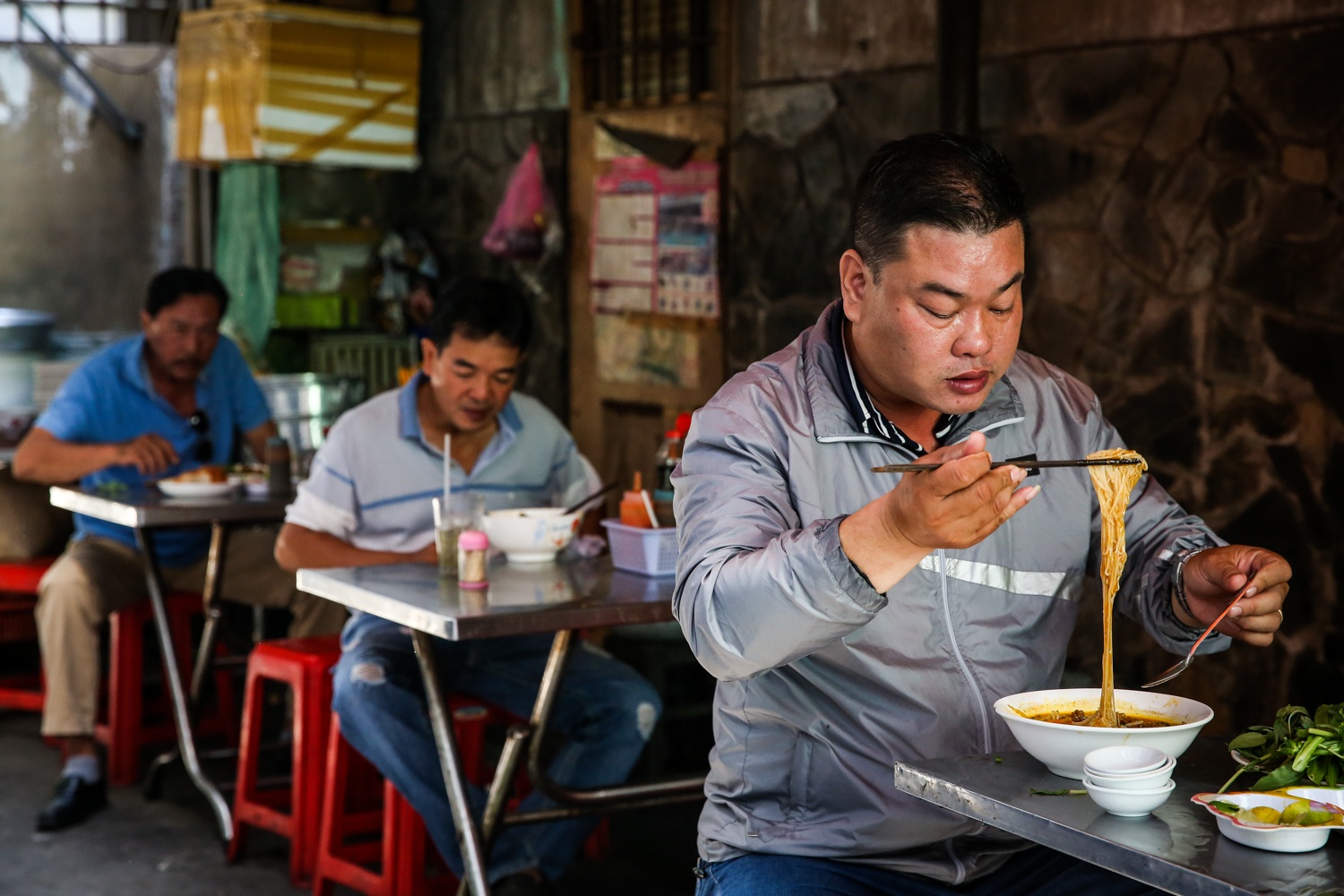 Quan hu tieu bo kho giu nguyen huong vi hon 65 nam o TP.HCM hinh anh