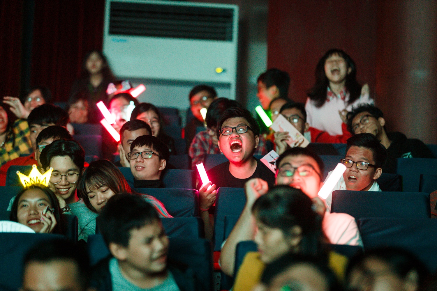 Thanh vien SGO48 roi nuoc mat trong mini show dau tien cua nhom anh 7