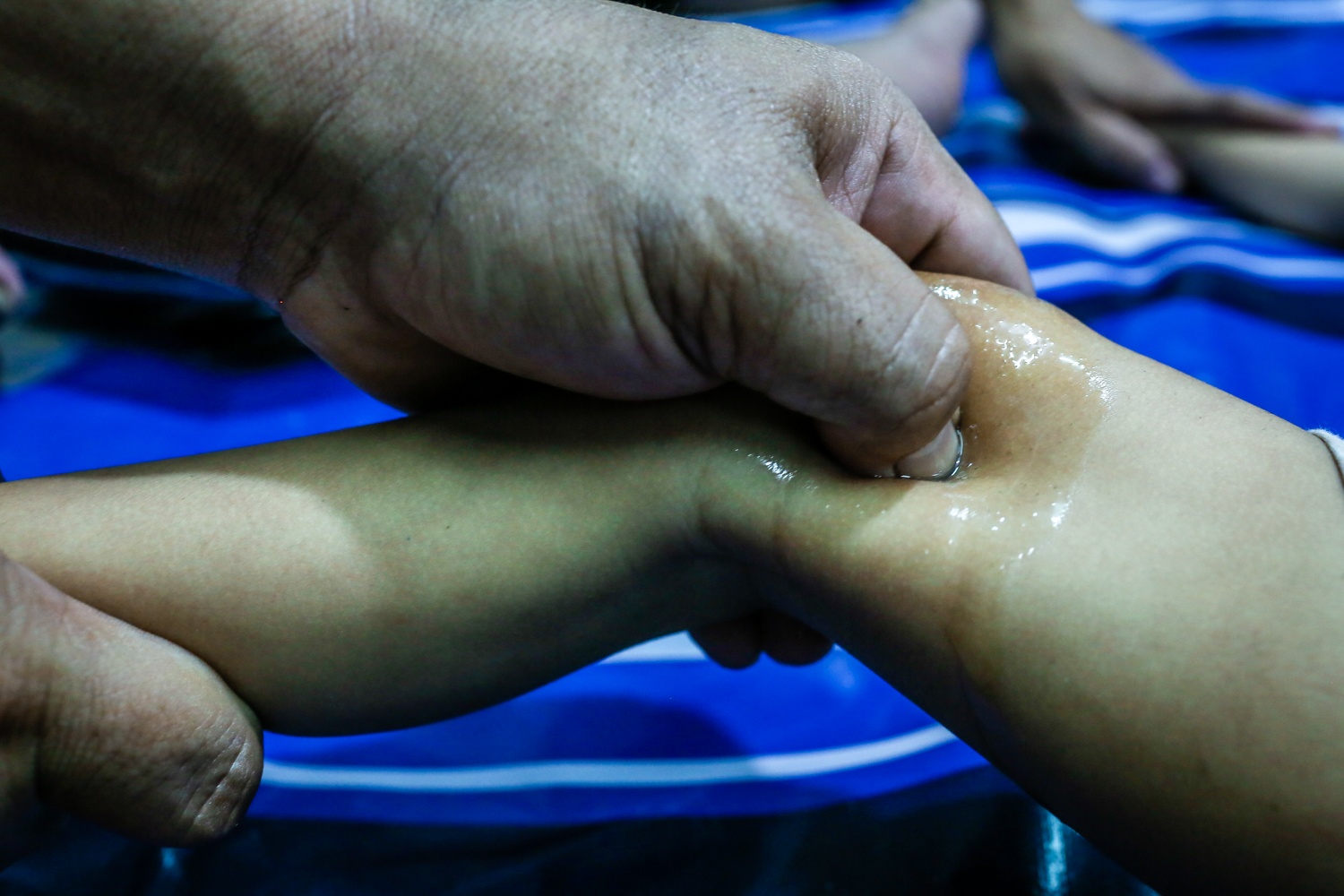 vo duong giup nguoi tat nguyen tap van dong anh 11