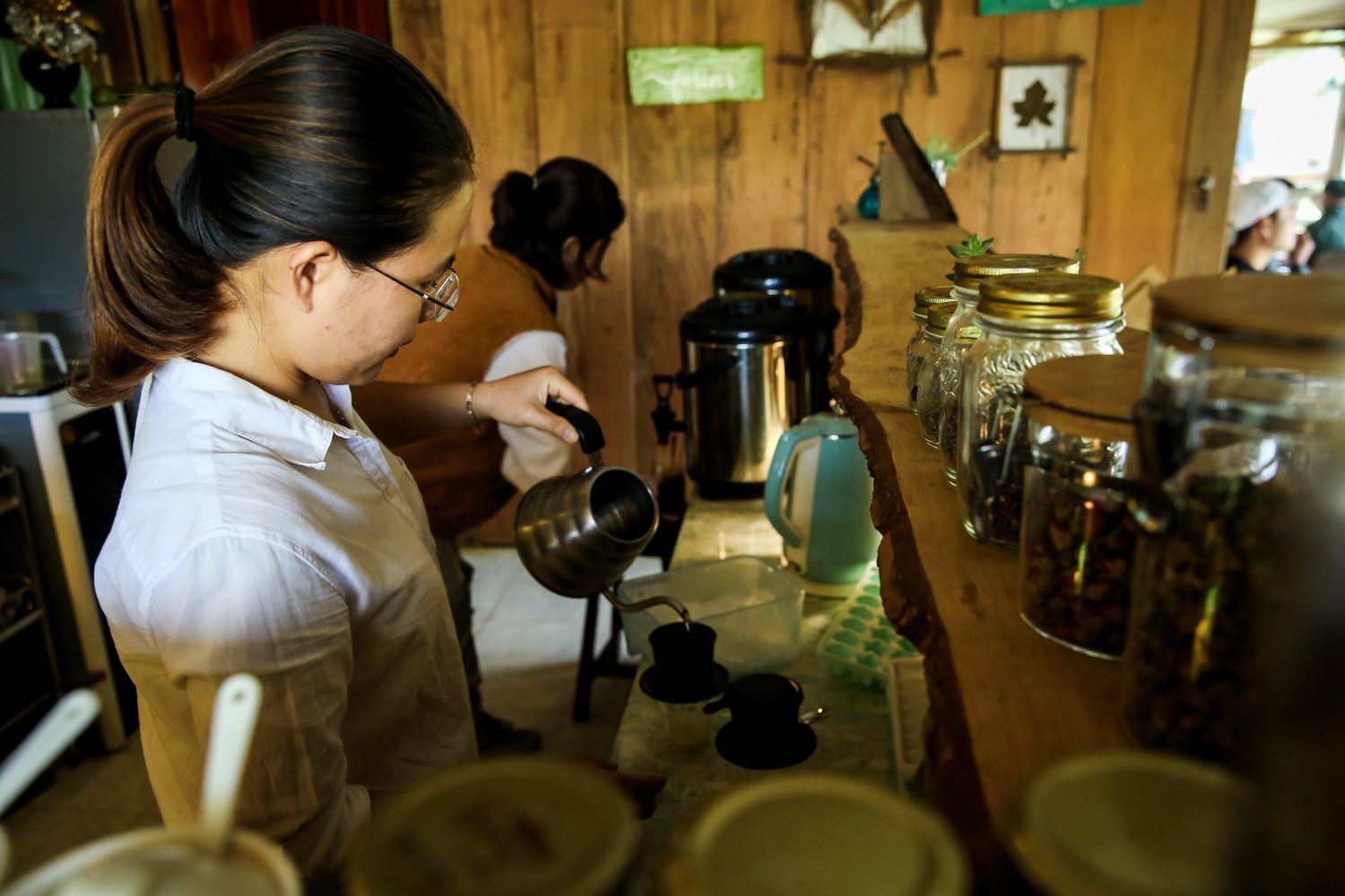 khoi nghiep mang den,  khoi nghiep,  mang den kon tum,  doanh nhan 9x anh 5