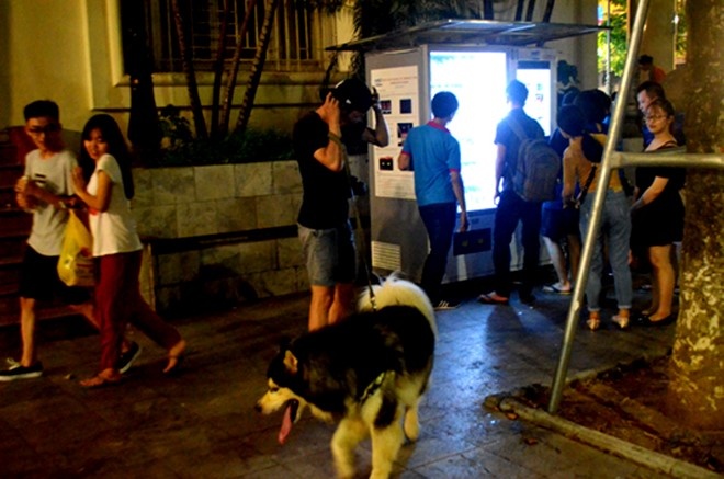 Cho du o pho di bo anh 1