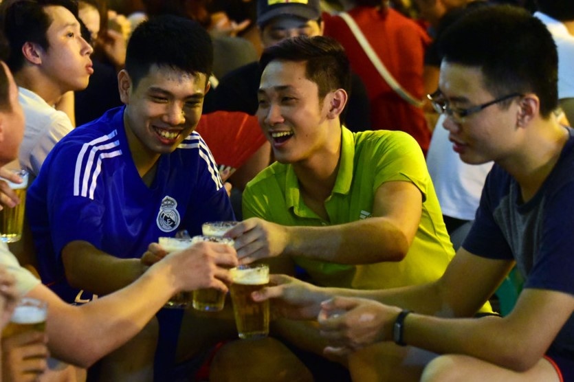 Nguoi tham gia giao thong duoc phep uong bao nhieu ruou, bia? hinh anh