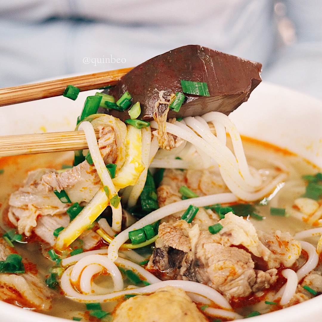 7 quan bun bo hue lau nam ngon nhat sai gon anh 1