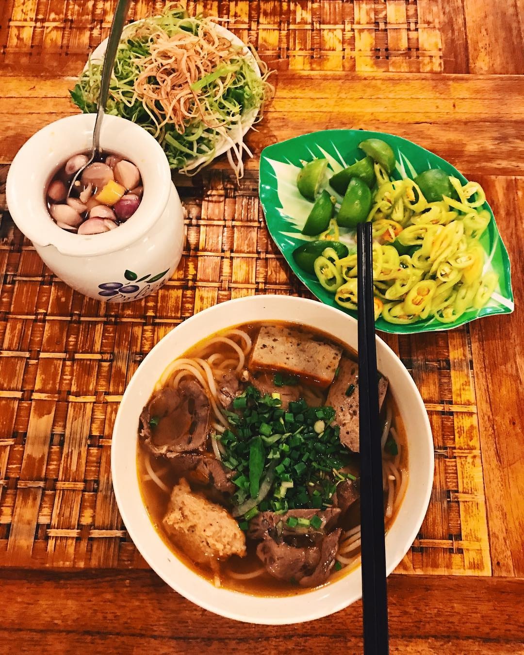 7 quan bun bo hue lau nam ngon nhat sai gon anh 20