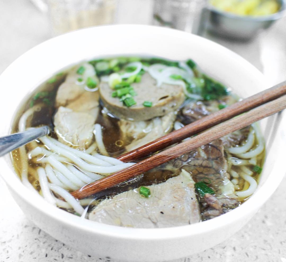 7 quan bun bo hue lau nam ngon nhat sai gon anh 15