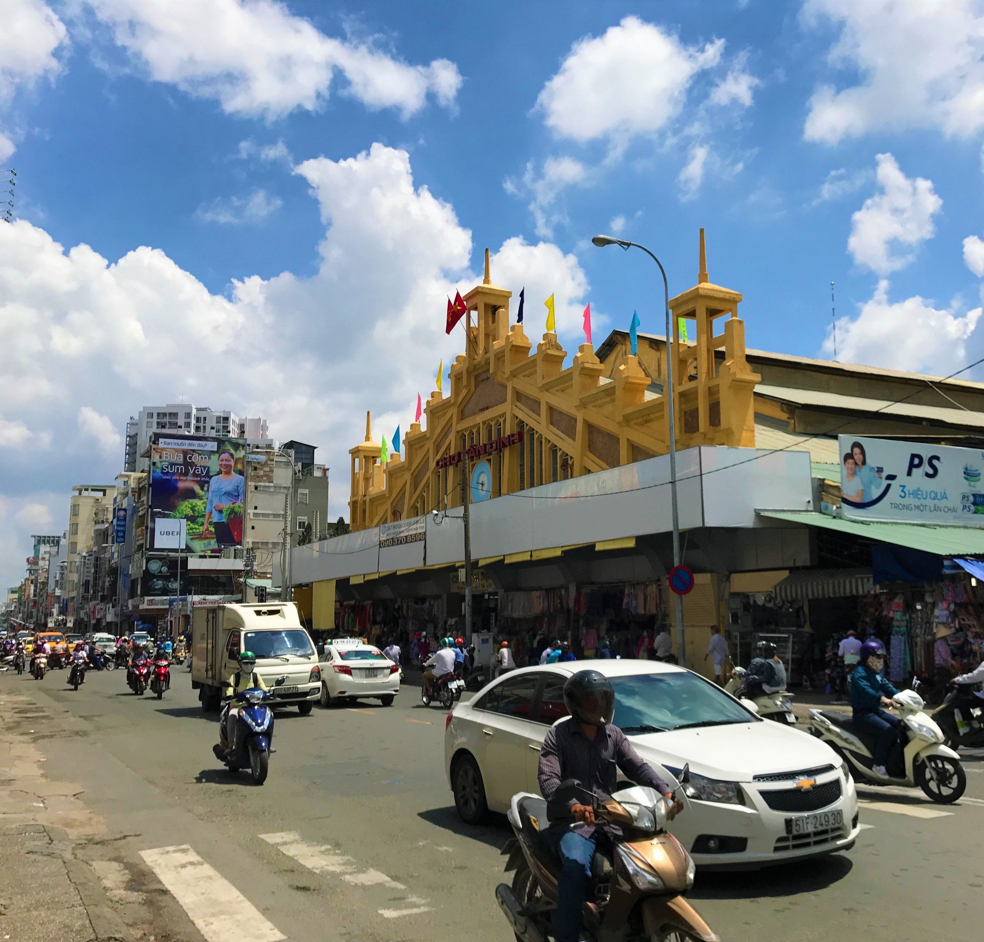 an choi cuoi tuan o 4 khu cho noi tieng sai gon anh 1