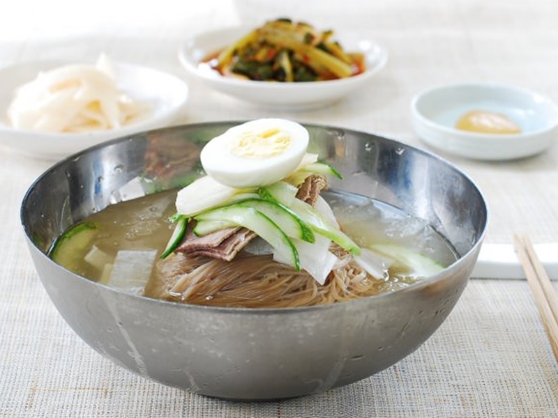 Bi quyet lam soi mi lanh naengmyeon tru danh cua Han Quoc hinh anh