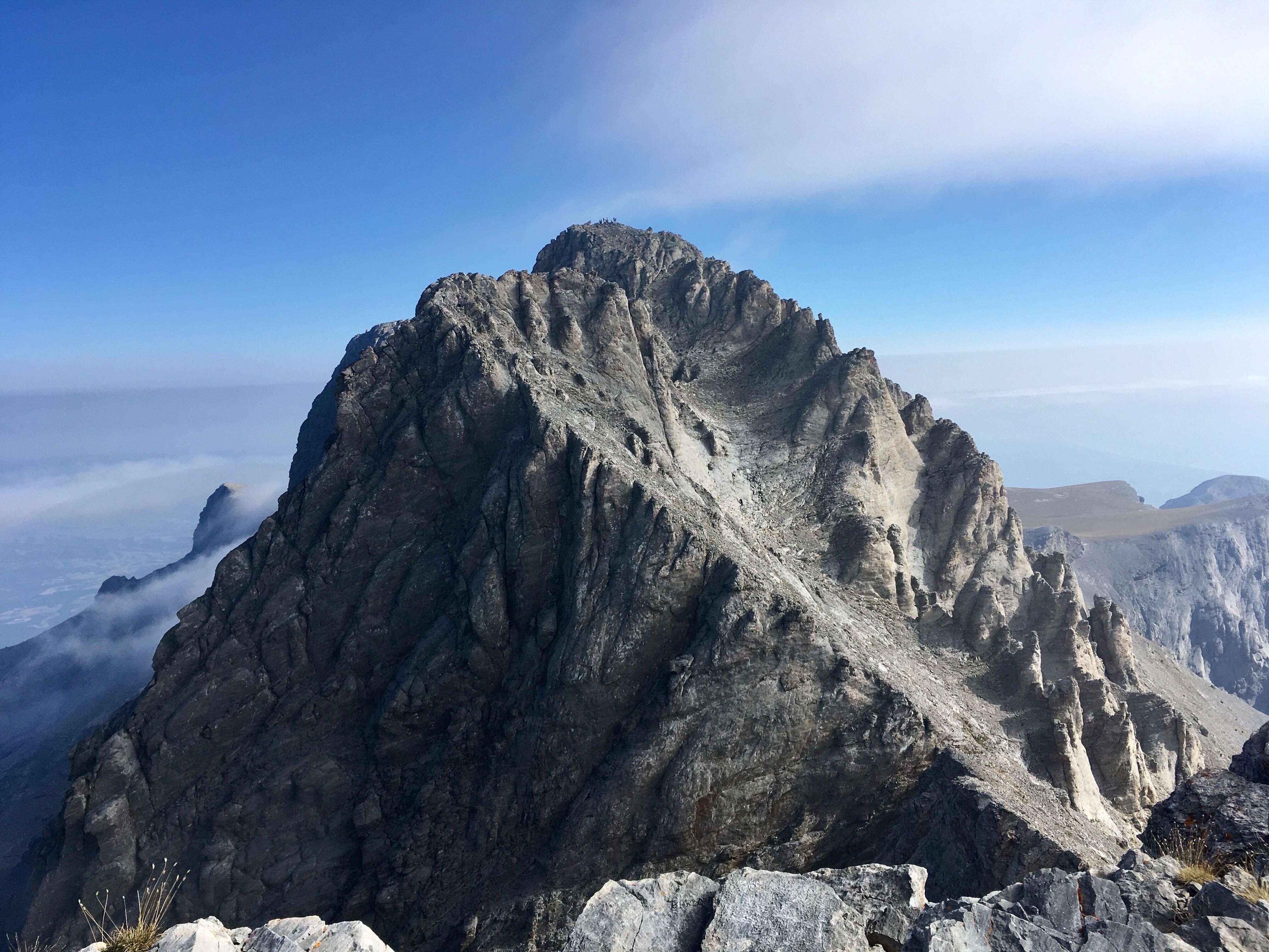 nhung dieu chua biet ve nui Olympus anh 2