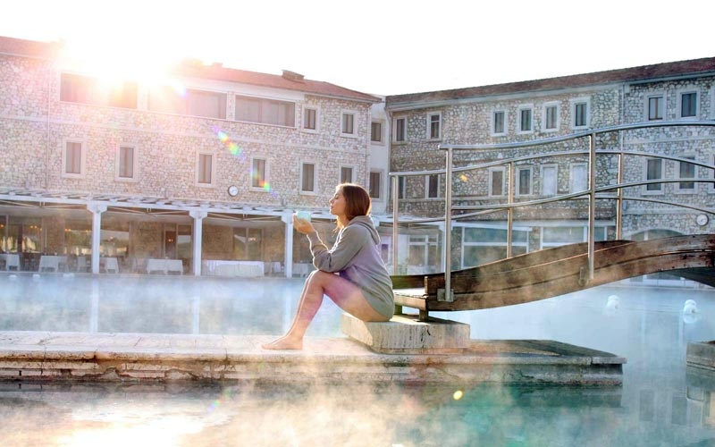 suoi nuoc nong mau xanh ngoc o Saturnia Italy anh 10