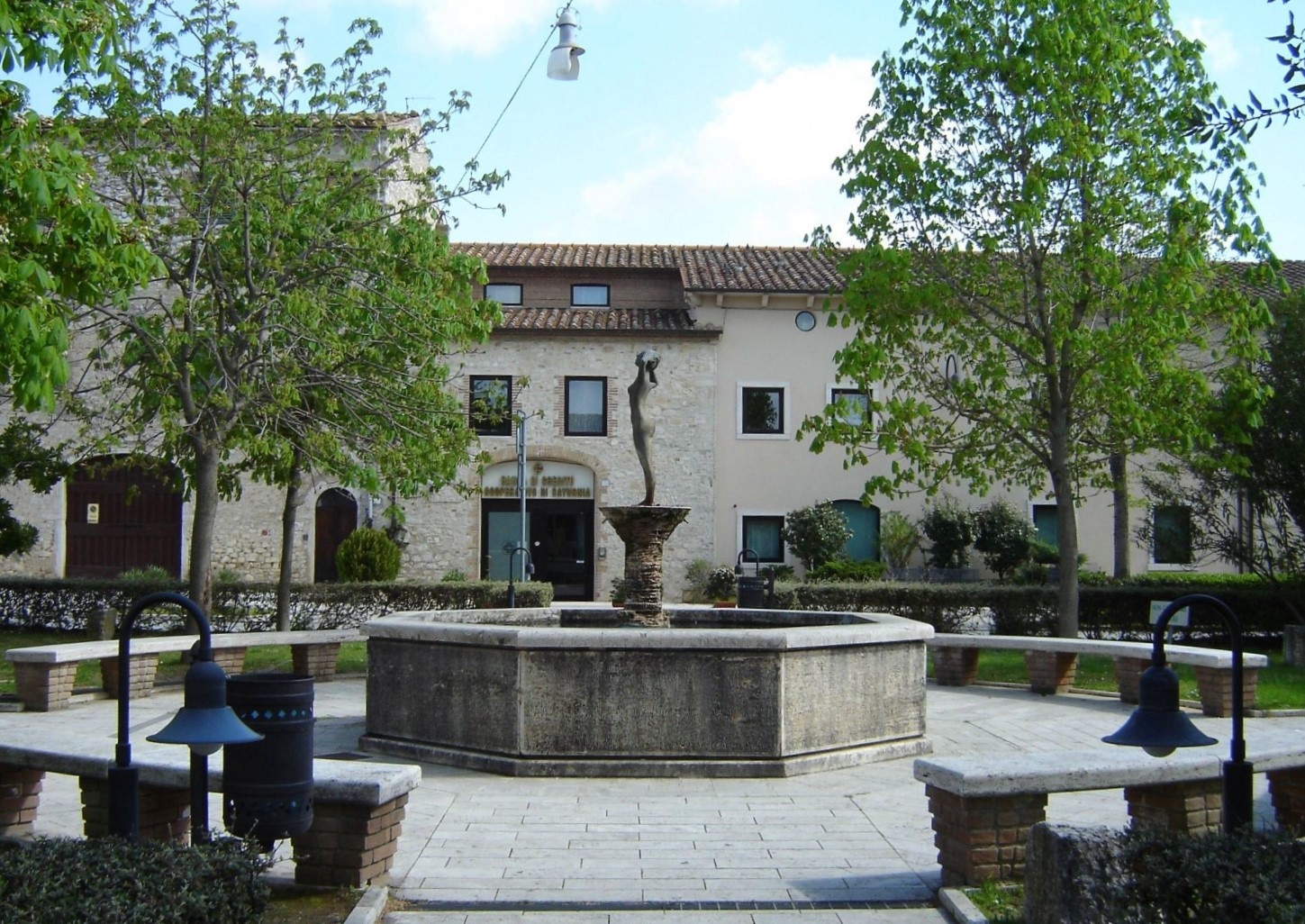 suoi nuoc nong mau xanh ngoc o Saturnia Italy anh 11