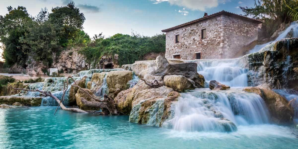 suoi nuoc nong mau xanh ngoc o Saturnia Italy anh 2