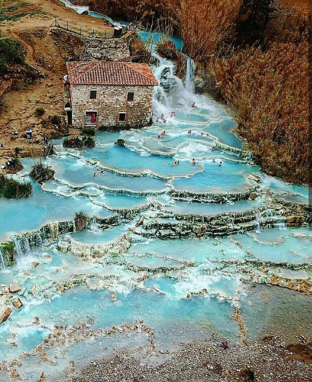 suoi nuoc nong mau xanh ngoc o Saturnia Italy anh 7