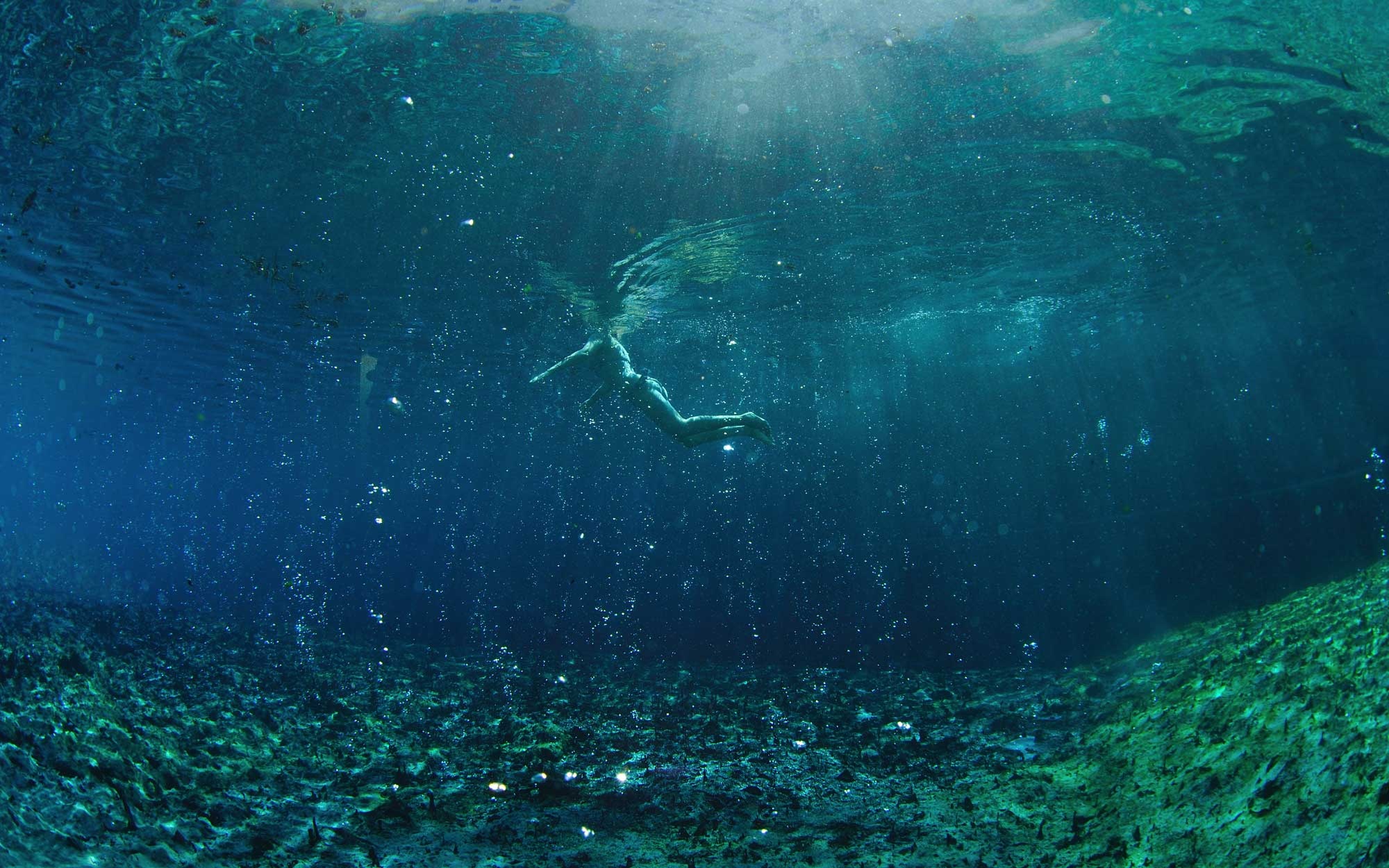 suoi nuoc nong mau xanh ngoc o Saturnia Italy anh 3