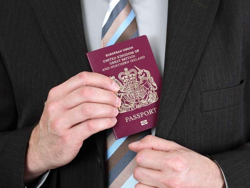 Ngoi lang nao duoc in hinh tren ho chieu nuoc Anh? hinh anh