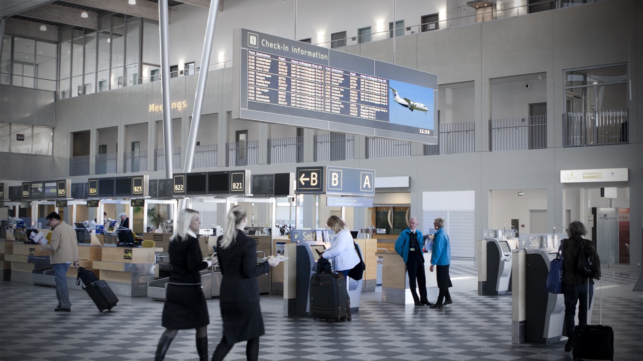 san bay xua va nay anh 2