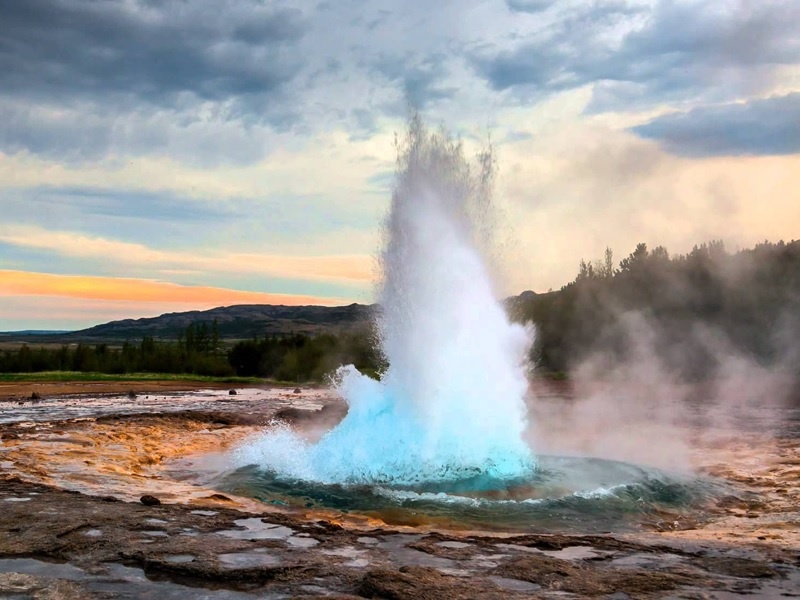 Kham pha the gioi nui lua ky vi o Iceland hinh anh