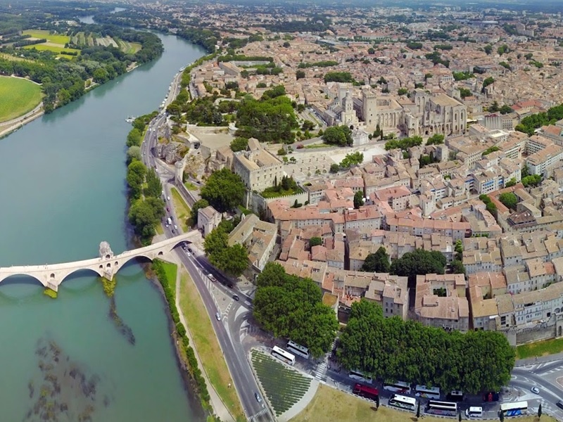 Cung dien gothic lon nhat chau Au, tung la noi o cua Giao hoang hinh anh