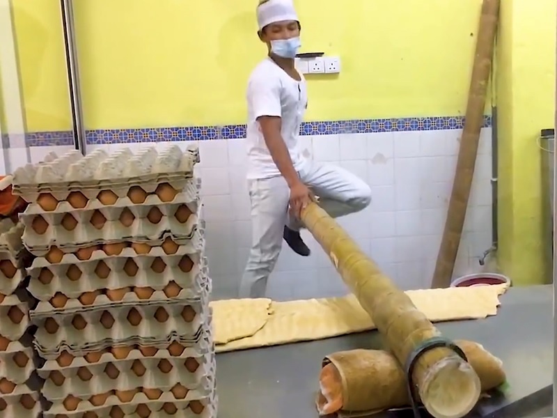 Soi mi trung Quang Dong truyen thong duoc lam ra sao? hinh anh