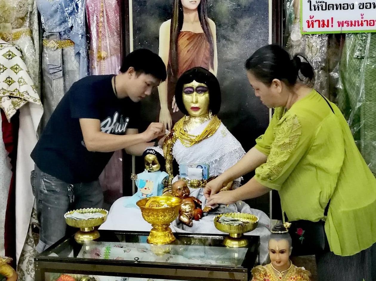 Mieu tho Mae Nak va nhung diem den dang so mua Halloween o Dong Nam A hinh anh