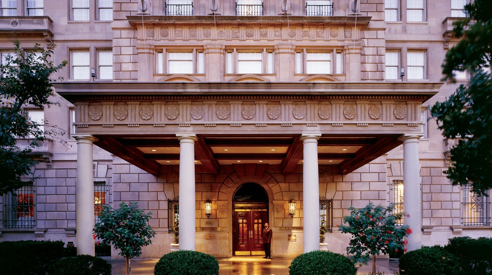 khach san ma Hallowwen anh 1