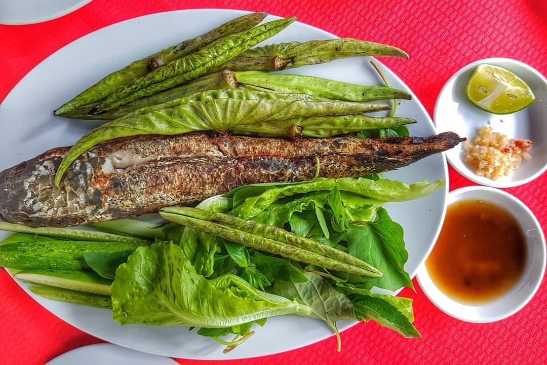 Ve Dong Thap thuong thuc mon an gi co la sen non? hinh anh