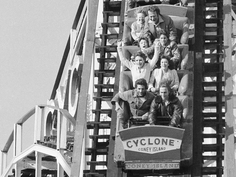 Loat anh tiet lo nhung tro vui tai cong vien giai tri o My ngay truoc hinh anh