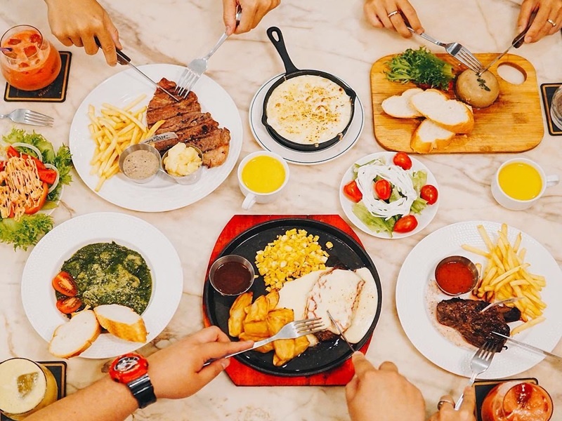 4 nha hang steak 'dat xat ra mieng' cuon hut hoi sanh an o TP.HCM hinh anh