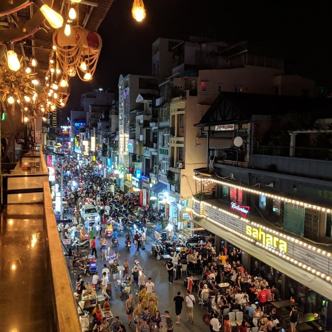 quan nhau xuyen dem anh 2