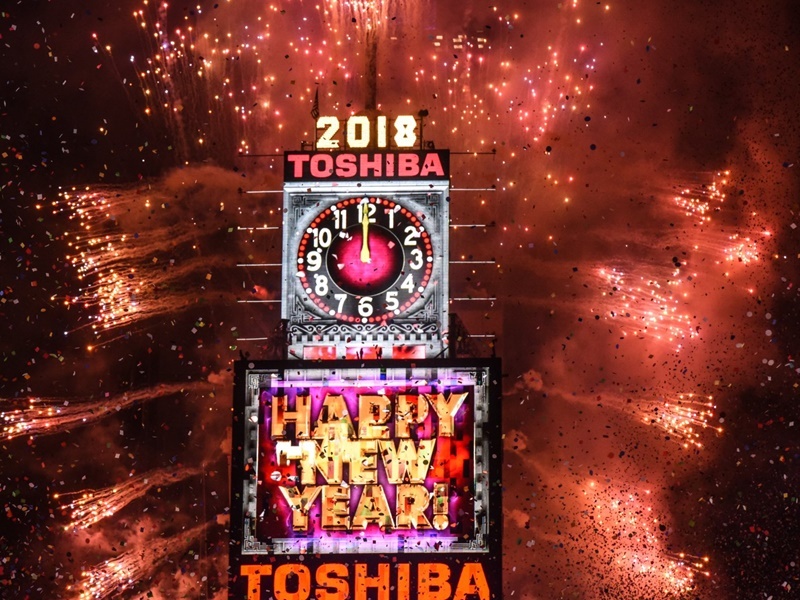 111 nam lich su cua qua cau roi don giao thua o Quang truong Thoi dai hinh anh