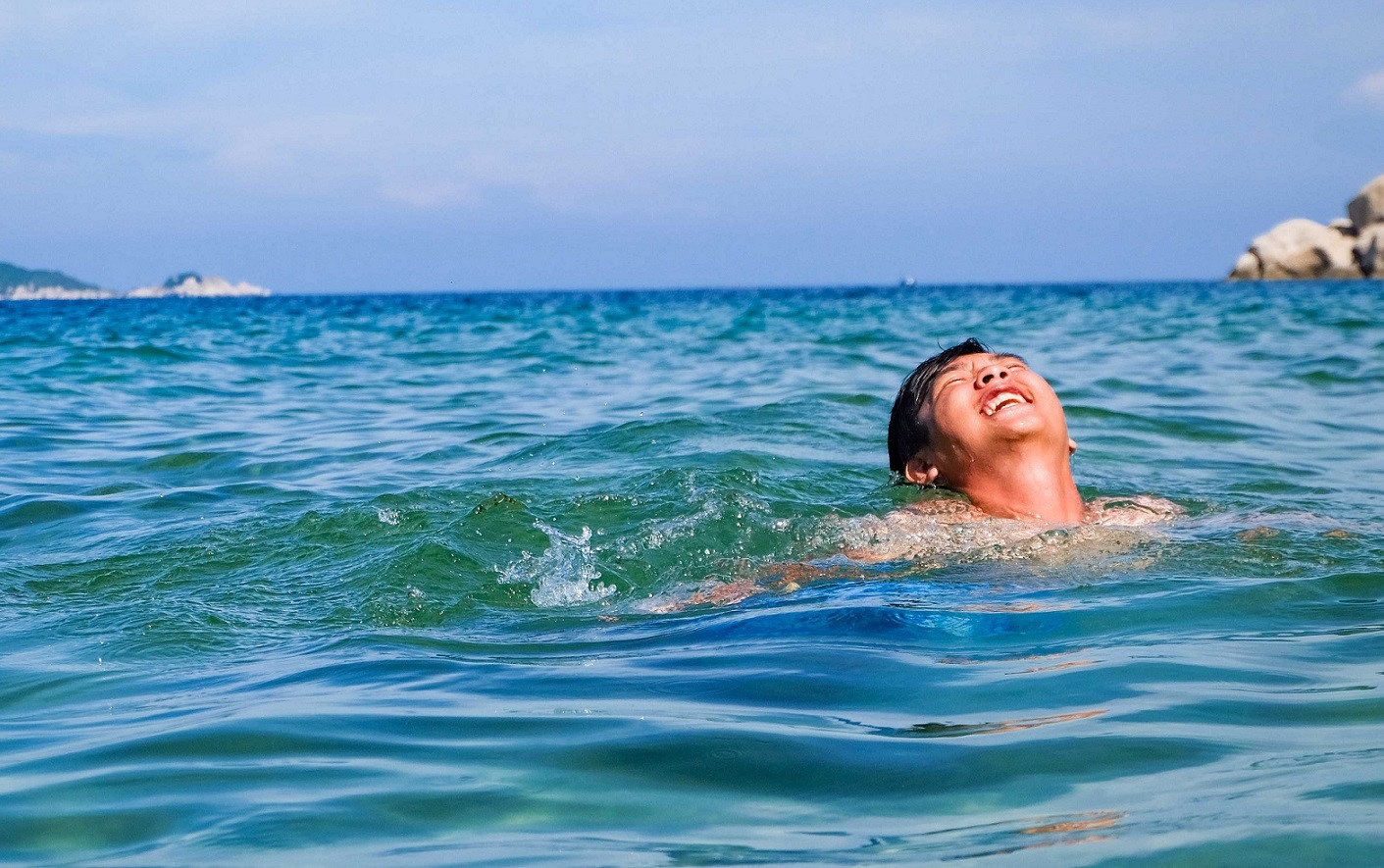 Ve dep me hoac cua Hon Lon, Khanh Hoa hinh anh