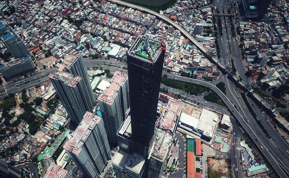 Vuot qua toa nha choc troi o Sai Gon hinh anh