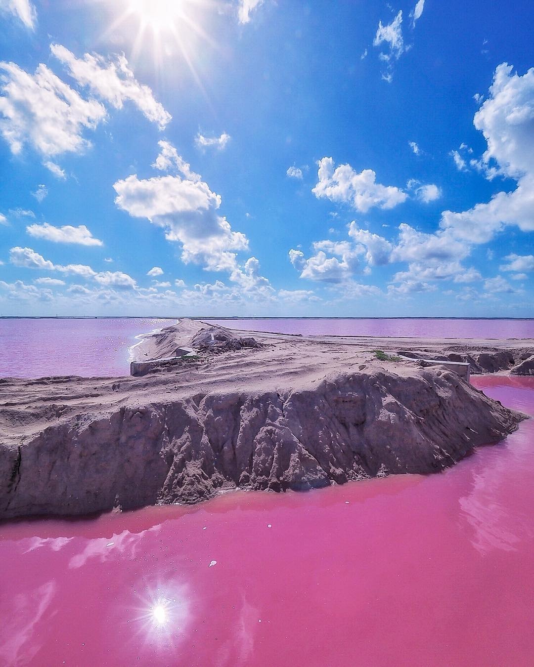 розовое озеро в мексике