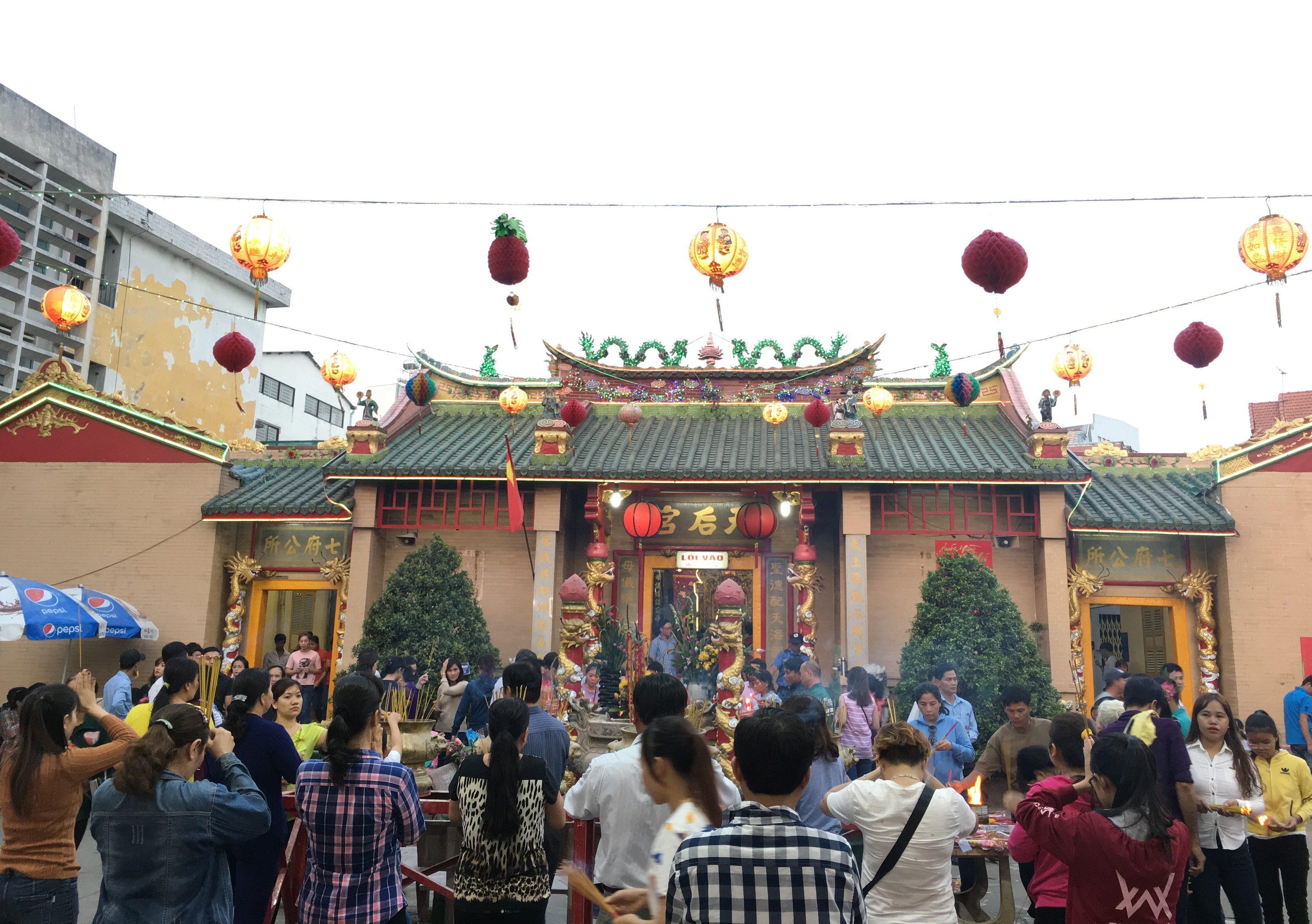 chua ba binh duong anh 3