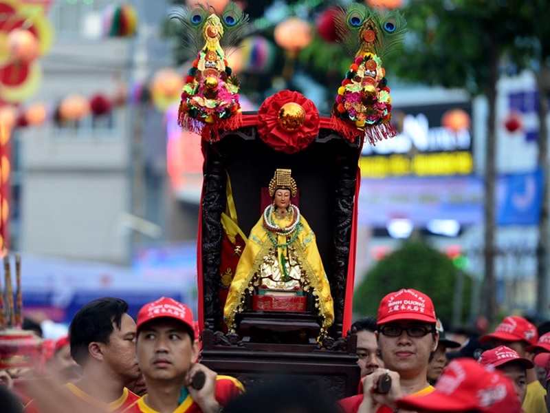 Tinh Dong Nam Bo nao co le hoi chua Ba noi tieng dip ram thang gieng? hinh anh