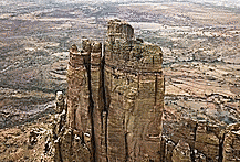 Nha tho co loi vao nguy hiem nhat the gioi o Ethiopia hinh anh