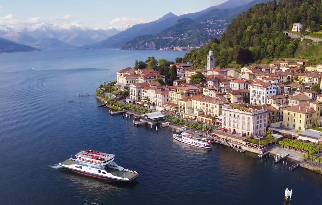 Ho nuoc tho mong bac nhat Italy thu hut du khach suot 2.000 nam hinh anh