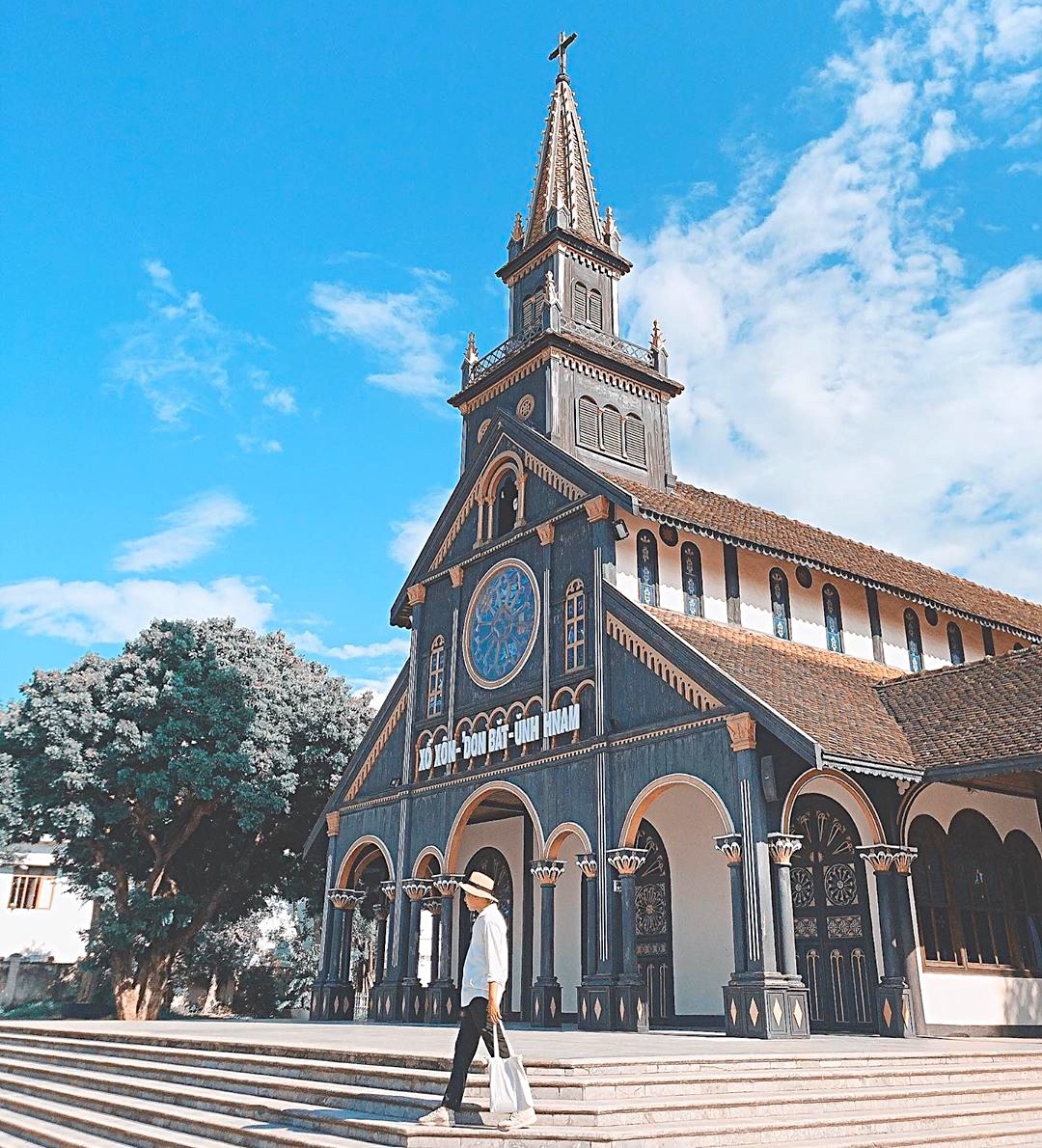 nhà thờ gỗ kon tum ảnh 2 nha tho go kon tum anh 2