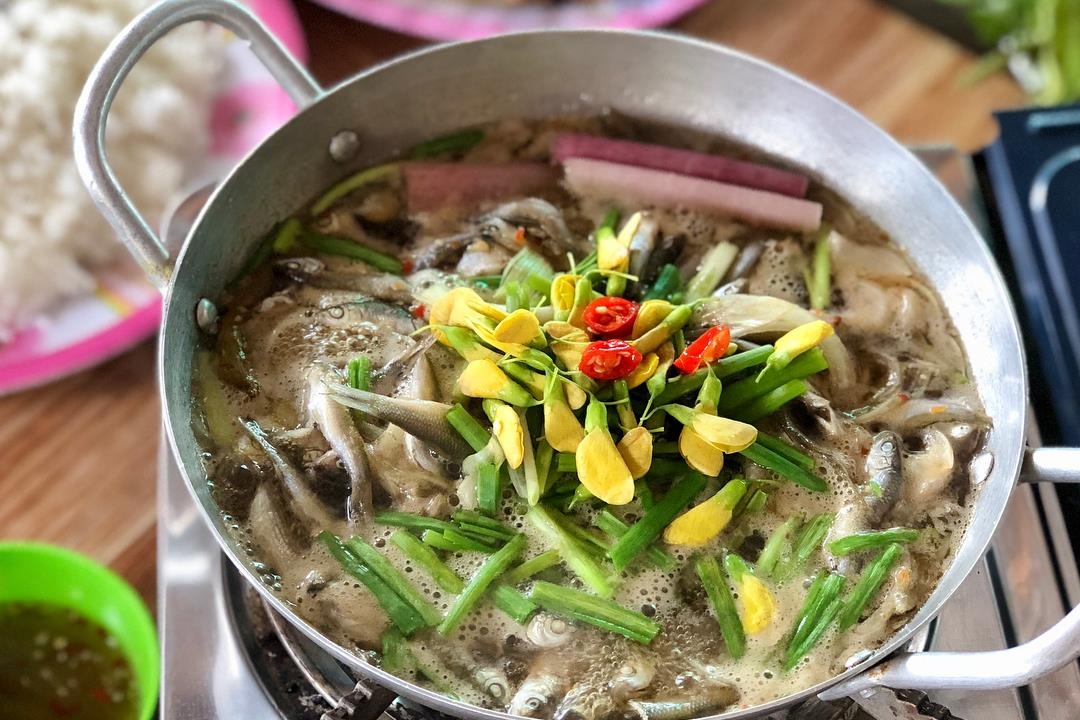 Mien Tay mua nuoc noi co mon nao ket hop ca linh, bong dien dien? hinh anh