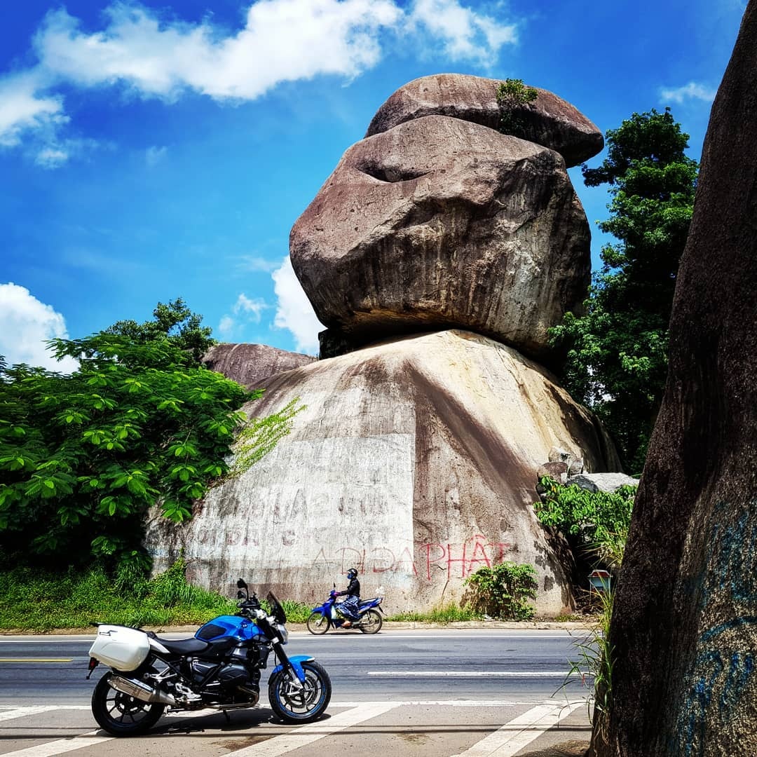 van mieu tran bien nam o dau anh 4