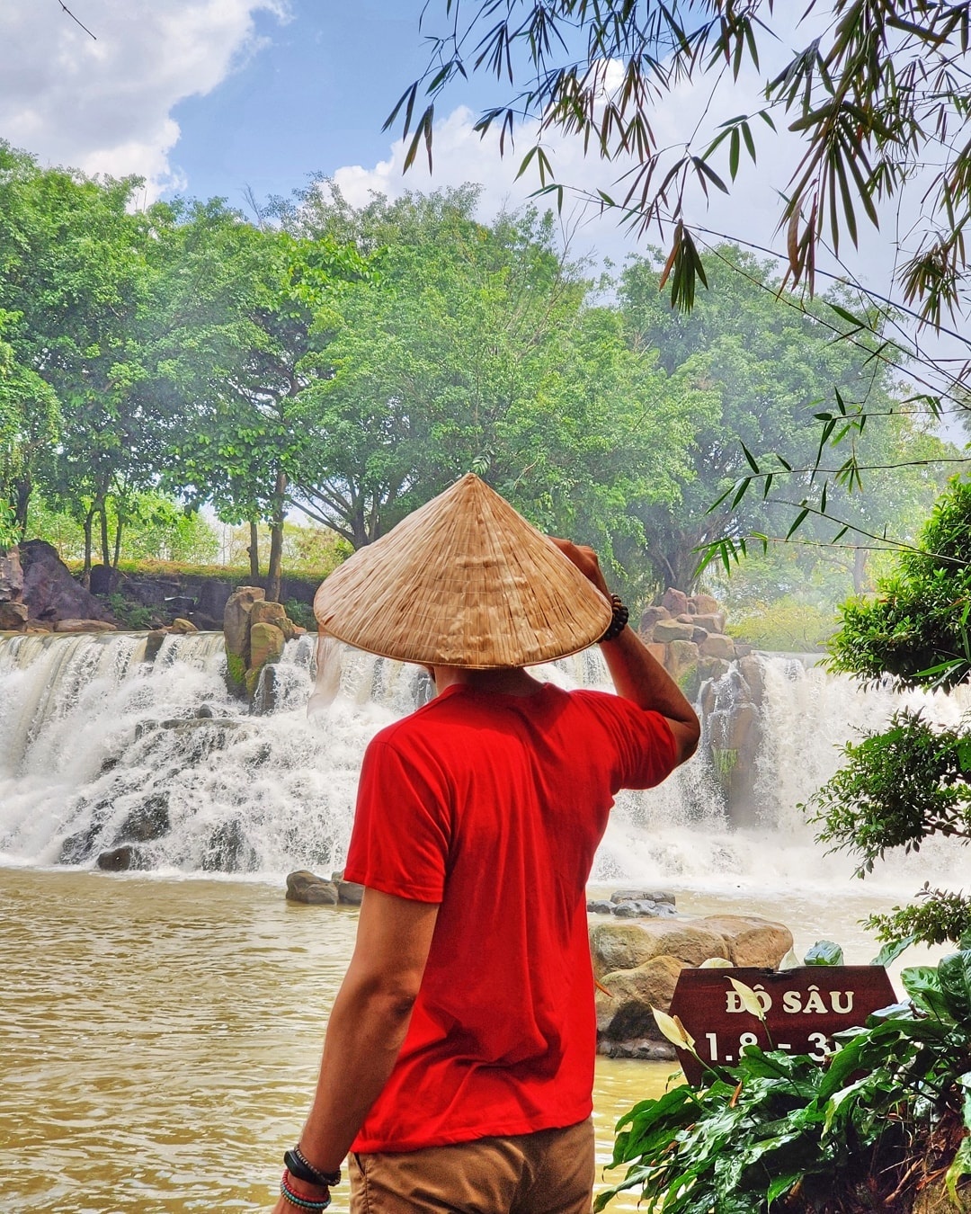 van mieu tran bien nam o dau anh 2