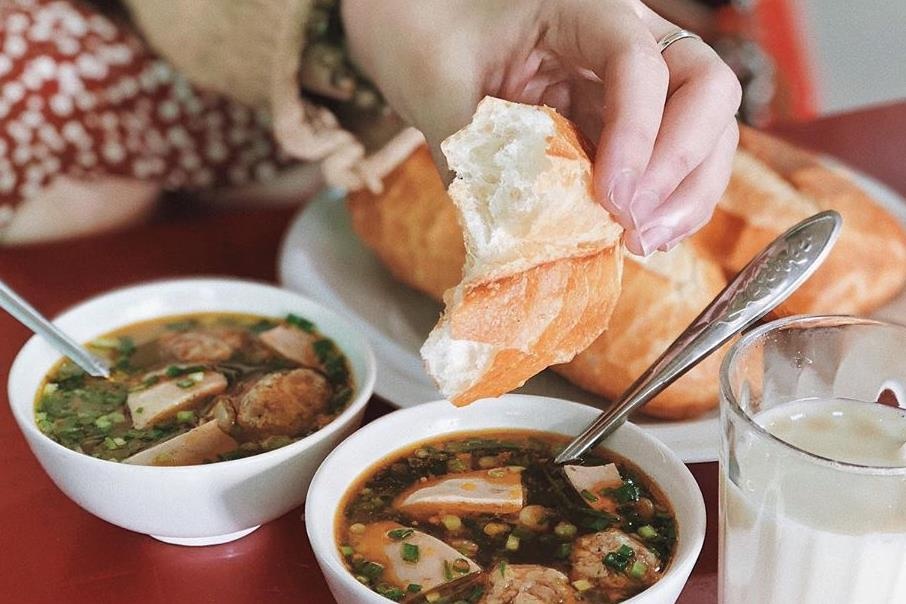 Banh mi xiu mai Da Lat thuong duoc phuc vu the nao? hinh anh