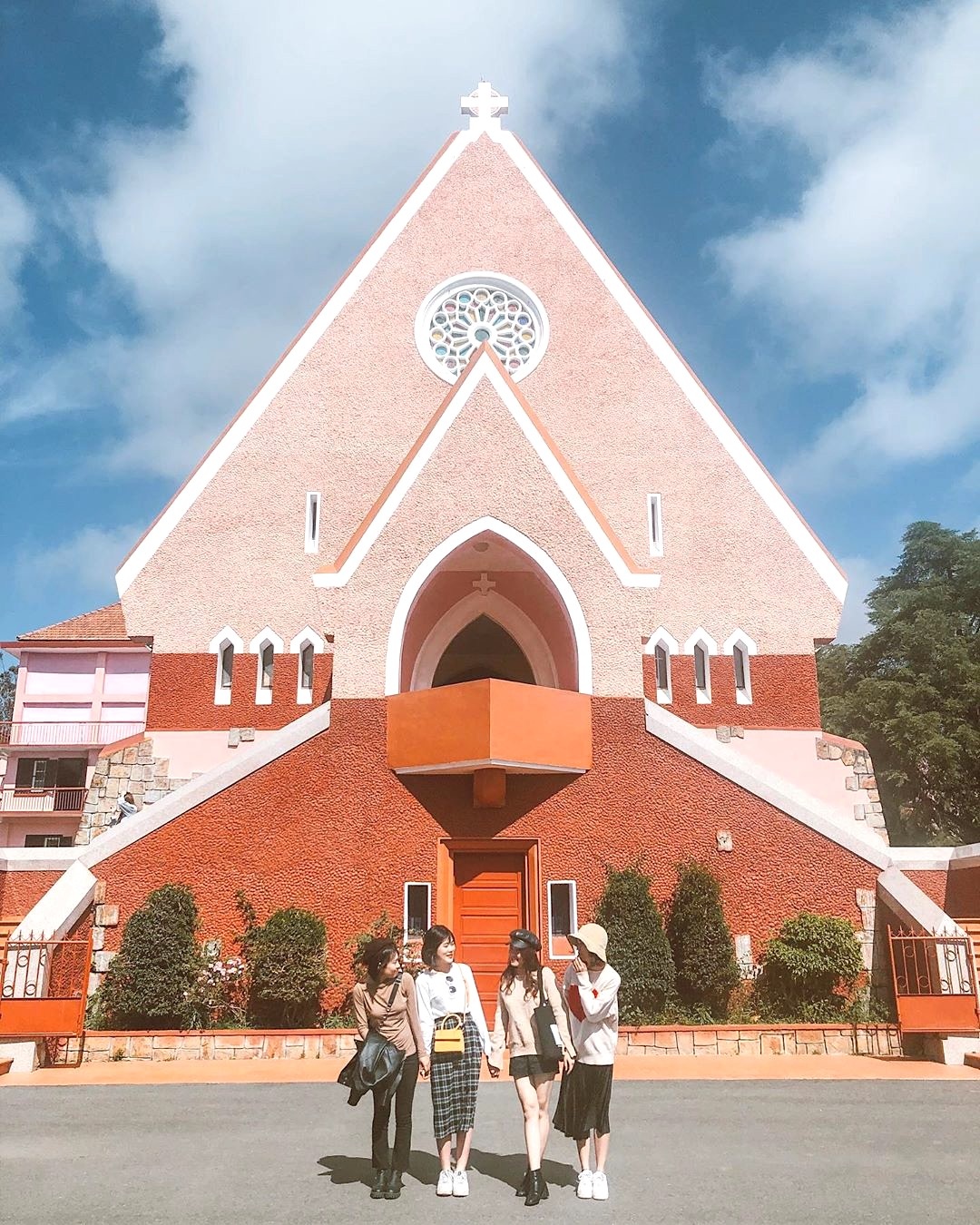 nha tho mau hong anh 6