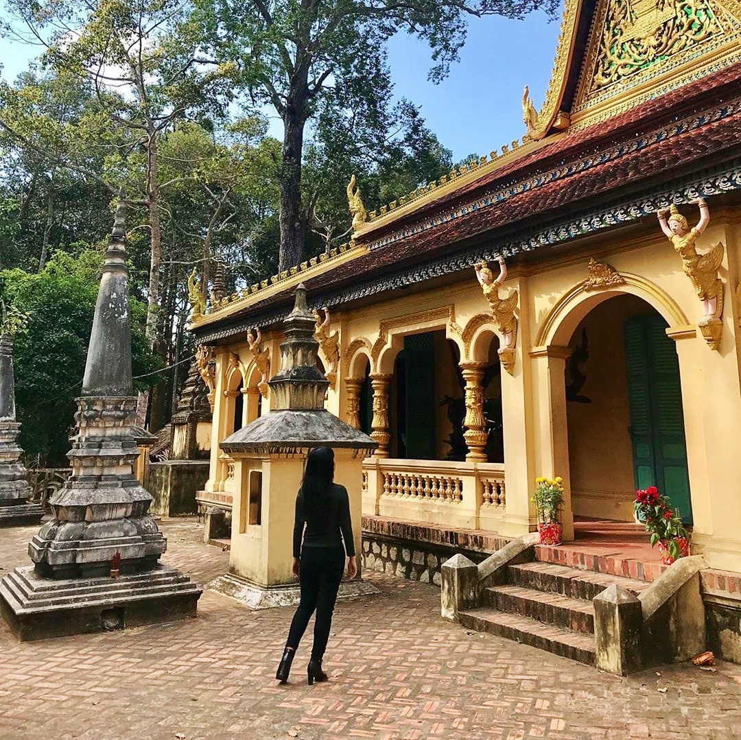 chua khmer noi tieng anh 6