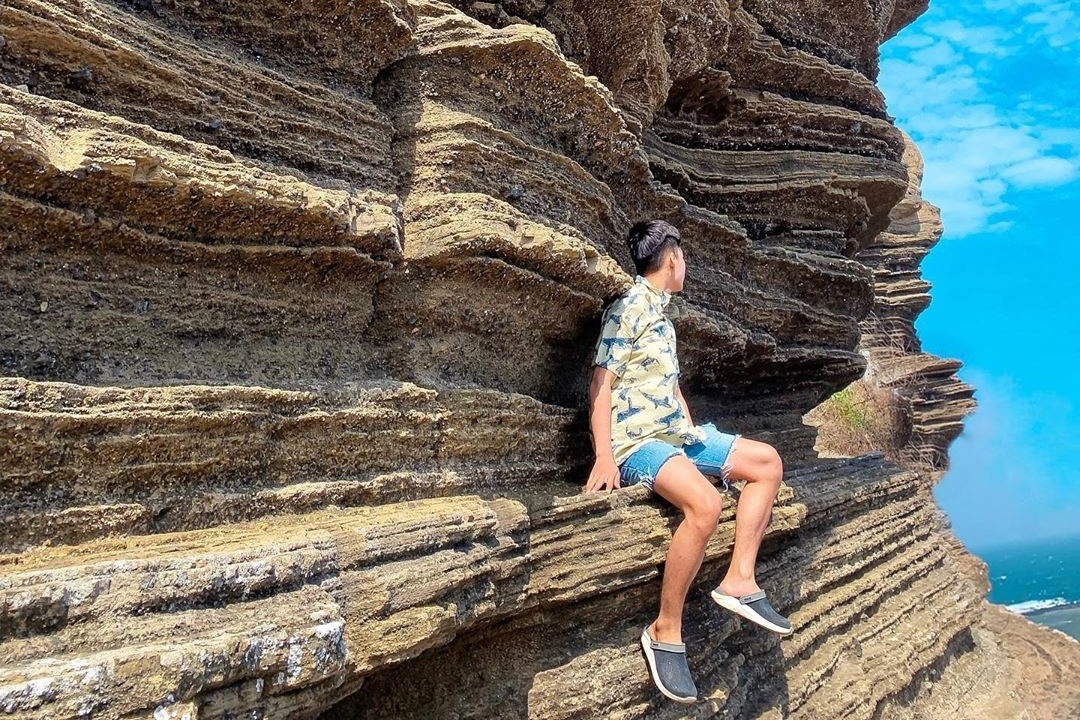 Vach da den luon song hut khach check-in o dao Phu Quy hinh anh