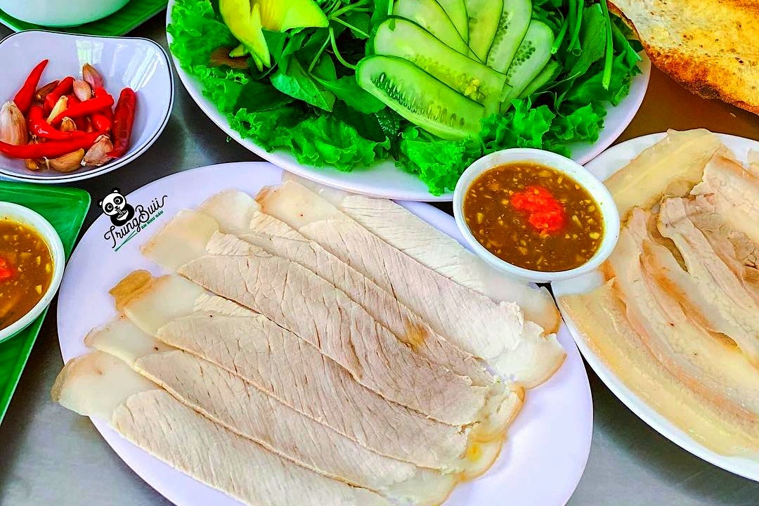 Thit heo hai dau da va nhung dac san tru danh cua Da Nang hinh anh