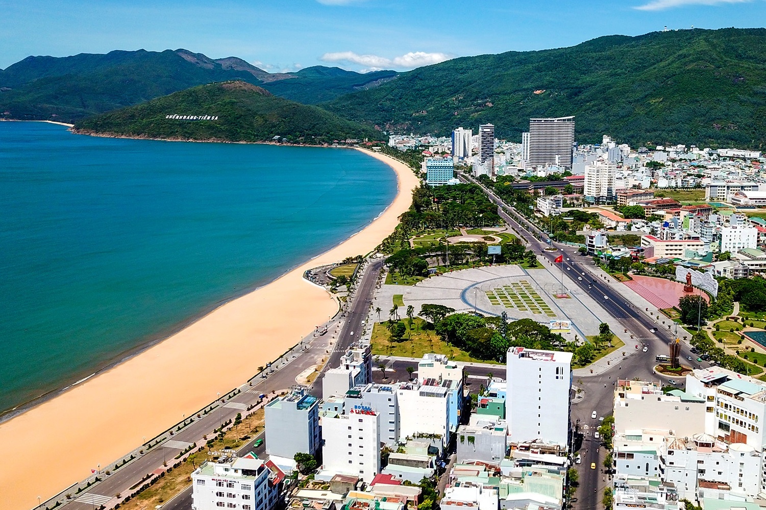 Nhung dia danh noi tieng Quy Nhon hinh anh