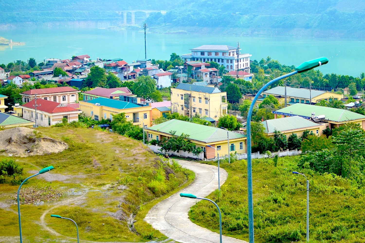 Thi xa nao it don vi hanh chinh nhat Viet Nam? hinh anh